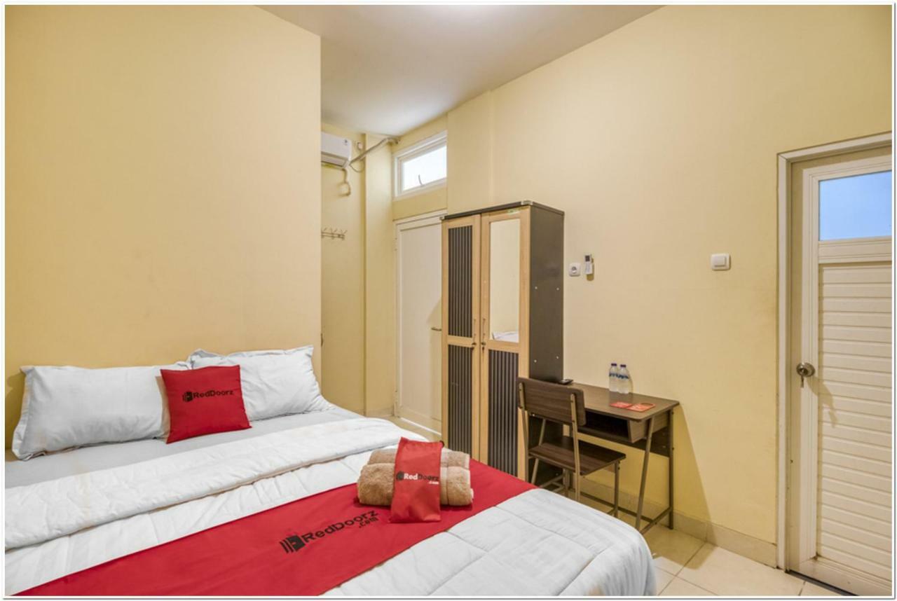 Reddoorz Near Ramai Mall Malioboro Джокьякарта Экстерьер фото