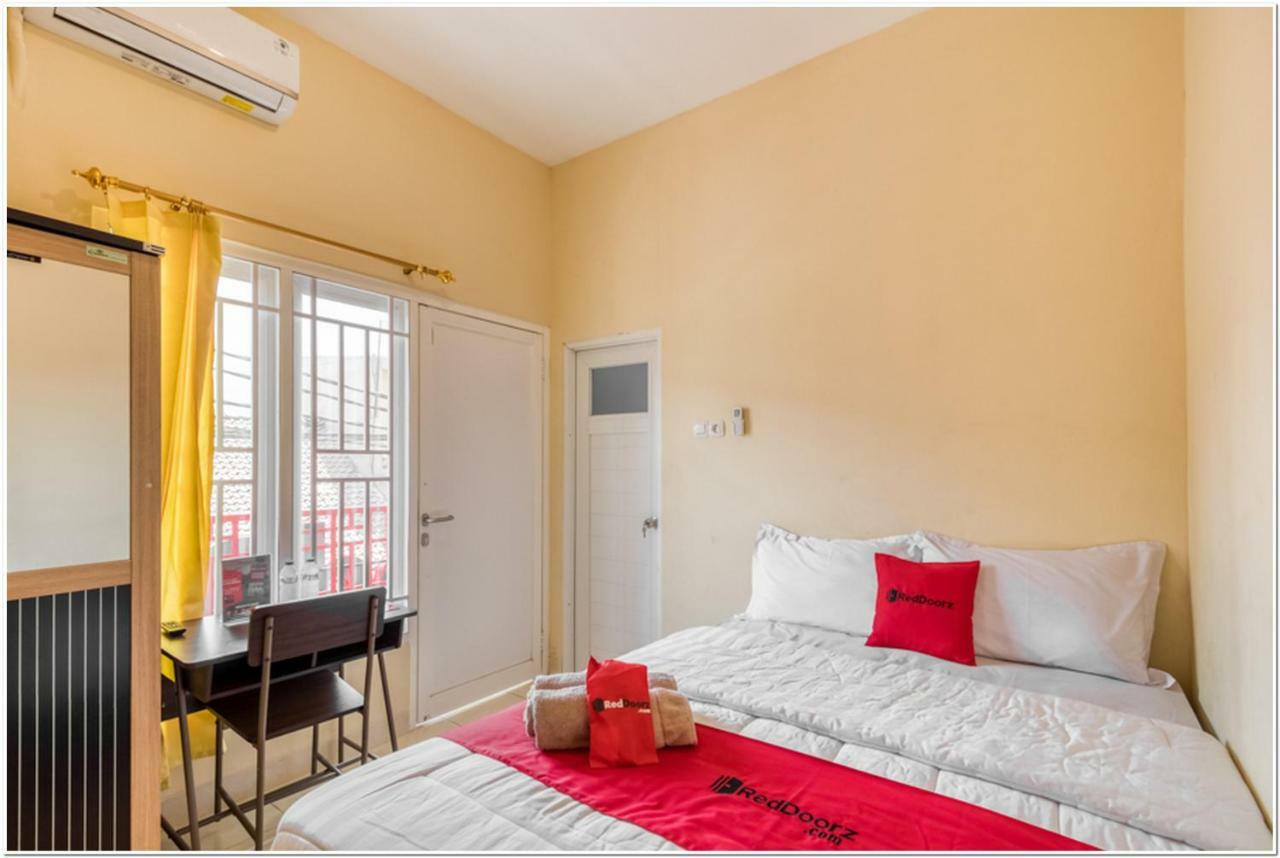 Reddoorz Near Ramai Mall Malioboro Джокьякарта Экстерьер фото